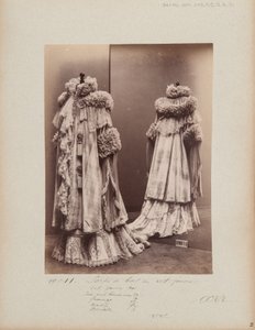 Strona albumu: House of Worth, Sortie de Bal autorstwa Photographer French