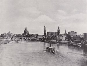 Stare miasto od Marienbrucke (zdjęcie czarno-białe) autorstwa Photographer German