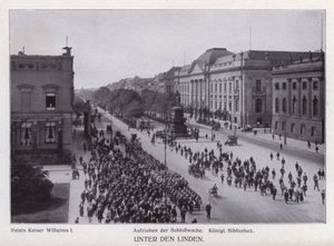 Berlin: Unter den Linden (zdjęcie czarno-białe) autorstwa Photographer German