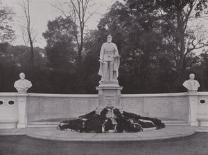 Pomnik cesarza Fryderyka III (zdjęcie czarno-białe) autorstwa Photographer German