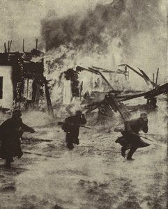 Niemieccy żołnierze posuwają się przez płonące ruiny Rotterdamu po jego zbombardowaniu przez Luftwaffe, II wojna światowa, maj 1940 (zdjęcie czarno-białe) autorstwa Photographer German