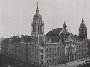 Sąd Rejonowy przy Neue Friedrich-Strasse (zdjęcie czarno-białe) autorstwa Photographer German