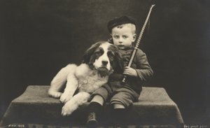 Mały chłopiec z psem (zdjęcie czarno-białe) autorstwa Photographer German