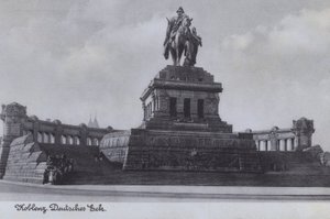 Pomnik cesarza Wilhelma I, Deutsches Eck, Koblenz, Niemcy (zdjęcie czarno-białe) autorstwa Photographer German
