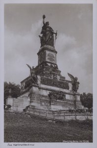 Nationaldenkmal, pomnik upamiętniający zjednoczenie Niemiec, Rudesheim nad Renem, Hesja (zdjęcie czarno-białe) autorstwa Photographer German