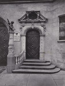 Portal z Urzędu Stanu Cywilnego Berlin I i II (zdjęcie czarno-białe) autorstwa Photographer German