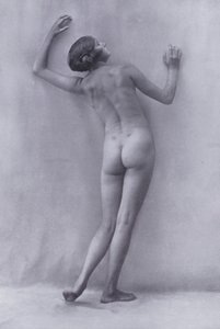 Ciało piękne, kultura fizyczna dla kobiet (zdjęcie czarno-białe) autorstwa Photographer German