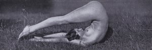 Ciało piękne, kultura fizyczna dla kobiet (zdjęcie czarno-białe) autorstwa Photographer German