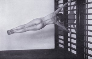 Ciało piękne, kultura fizyczna dla kobiet (zdjęcie czarno-białe) autorstwa Photographer German