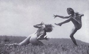 Ciało piękne, kultura fizyczna dla kobiet (zdjęcie czarno-białe) autorstwa Photographer German