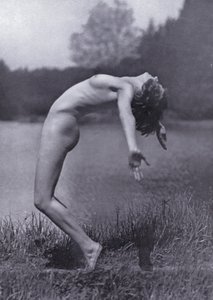 Ciało piękne, kultura fizyczna dla kobiet (zdjęcie czarno-białe) autorstwa Photographer German
