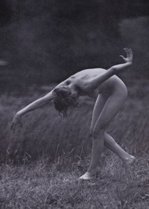 Ciało piękne, kultura fizyczna dla kobiet (zdjęcie czarno-białe) autorstwa Photographer German