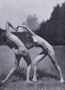 Ciało piękne, kultura fizyczna dla kobiet (zdjęcie czarno-białe) autorstwa Photographer German