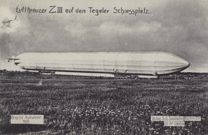 Zeppelin LZ III na strzelnicy Tegel w Berlinie (zdjęcie czarno-białe) autorstwa Photographer German