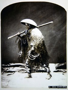 Japoński tragarz w zimowym stroju, ok. 1900 (kolorowe zdjęcie) autorstwa Photographer Japanese