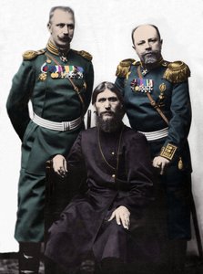 Grigorij (Grygorij) Lefimowicz Nowych, znany jako Rasputin (Rasputin) (1869-1916) z kapitanem von Lohmanem i księciem pułkownikiem Putiatinem. (Od lewej: książę Michaił Putiatin, Grigorij Rasputin i pułkownik D. Loman)
