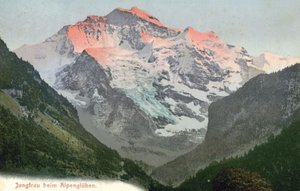Alpenglow, Jungfrau, Szwajcaria (zdjęcie kolorowe) autorstwa Photographer Swiss