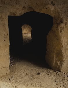 Labirynt Porsenny, etruska sieć podziemnych przejść, Chiusi, Toskania, Włochy autorstwa Blaise Nicolas Le Sueur
