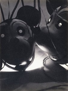 Balony Myszki Miki, ok. 1932 (odbitka żelatynowo-srebrowa, na papierze Gevalux) autorstwa Pierre Dubreuil