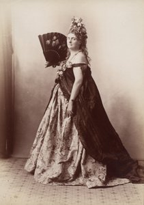 [Hrabina Castiglione, z serii róż], 1895.