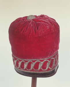 Czapka cerkiewna podobno noszona przez Napoleona (1769-1821) podczas przeprawy przez Berezynę w 1812 roku (aksamit ze skórzano-srebrną nicią) autorstwa Polish School