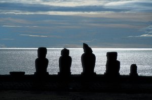 Posągi Moai, Park Narodowy Rapa Nui, Wyspa Wielkanocna, Chile