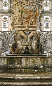 Mityczne Atlanty u podstawy obelisku, Lamego, Portugalia. 1738 (granit) autorstwa Portuguese School