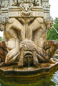 Mityczni atlanty u podstawy obelisku, Lamego, Portugalia. 1738 (granit) autorstwa Portuguese School