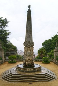 Sanktuarium obelisku Nossa Senhora dos Remedios, Lamego, Portugalia. 1738 (granit) autorstwa Portuguese School