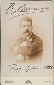 Ruggiero Leoncavallo 1858-1919, 1895. autorstwa Prague . Photo studio Jan F.