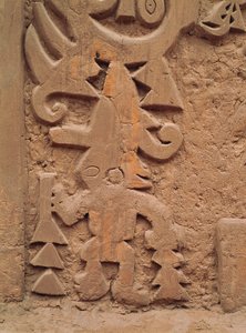Detal płaskorzeźb w świątyni Huaca el Dragon (kamień) autorstwa Pre Columbian Pre Columbian