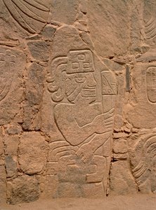 Postać wojownika w hełmie i trzymającego maczugę (kamień) autorstwa Pre Columbian Pre Columbian
