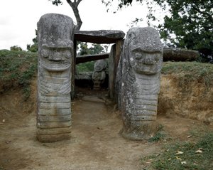 Megalityczna rzeźba kariatyd zoomorficznych autorstwa Pre Columbian Pre Columbian