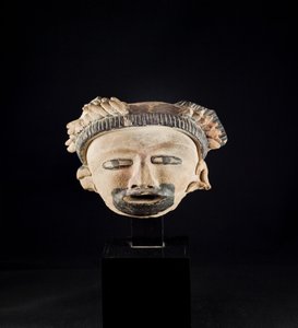 Statuetka głowy / Meksyk, kultura Totanaque (terakota)
