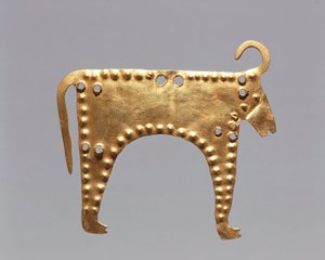 Bułgaria, Sofia, Narodowe Muzeum Historyczne, Złoty liść z postaciami zwierząt z Warny autorstwa Prehistoric Prehistoric