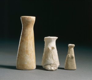 Prehistoria: żeńskie idolki z Los Millares (Almeria). Hiszpania Madryt, Narodowe Muzeum Archeologiczne autorstwa Prehistoric Prehistoric