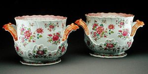 Para chłodziarek do wina różowego famille, ok. 1775 (porcelana) autorstwa Qing Dynasty Chinese School