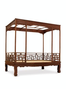Łóżko z baldachimem z sześcioma słupkami Huanghuali, dynastia Jiazichuang Qing (drewno) (patrz także 469035) autorstwa Qing Dynasty Chinese School