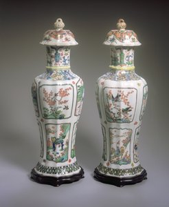Para chińskich eksportowych wazonów i pokryw Famille Verte, okres Kangxi (1662-1722) (porcelana) (patrz również 272196) autorstwa Qing Dynasty Chinese School