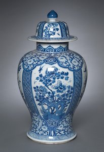 Wazon z pokrywą, 1662-1722 autorstwa Qing Dynasty Chinese School