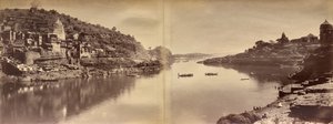 Dwuczęściowa panorama z widokiem na rzekę Narmadę w Omkareshwar autorstwa Raja Deen Dayal
