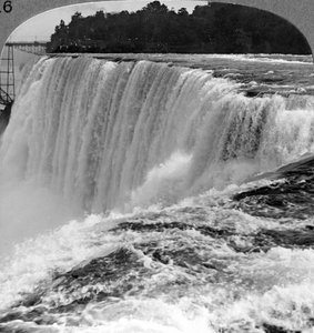 Wodospad Niagara, Nowy Jork, USA. autorstwa Realistic Travels Publishers