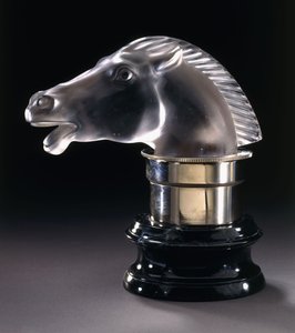 Epsom, ok. 1928 (przezroczyste szkło matowe) autorstwa Rene Jules Lalique
