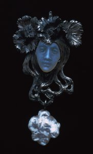 Zawieszka twarz kobiety, c1898-1900 autorstwa Rene Jules Lalique