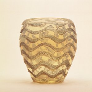 Ciężki odlewany wazon z falistym wzorem w polerowanym reliefie Lalique, ok.1902