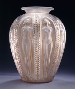 Luksemburg, monumentalny wazon ze szkła odlewanego, autorstwa Rene Jules Lalique
