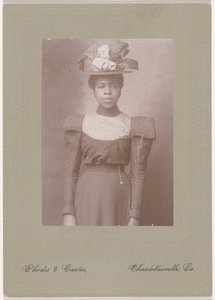 Portret kobiety, ok. 1910 (zdjęcie) autorstwa Rhodes & Carter