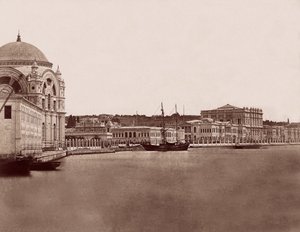 Pałac Dolmabahçe i meczet autorstwa Robertson and Beato