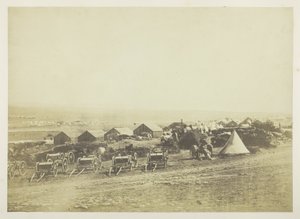 Wagony artyleryjskie, Bałakława w oddali autorstwa Roger Fenton