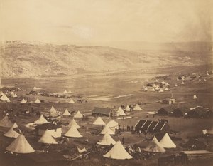 Obóz kawalerii, patrząc w kierunku Kadikoi. autorstwa Roger Fenton